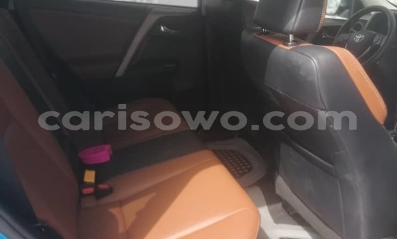 Sayi Na hannu Toyota RAV4 Blue Mota in Cotonou a Benin Sayi Na hannu Toyota RAV4 Blue Mota in Cotonou a Benin