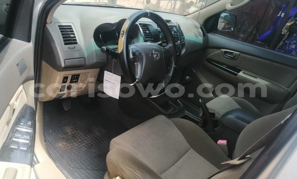 Acheter Occasion Voiture Toyota Fortuner Gris à Cotonou, Benin Acheter Occasion Voiture Toyota Fortuner Gris à Cotonou, Benin