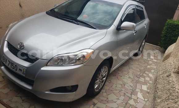 Ra Àlòkù Toyota Matrix Silver Ọkọ̀ in Cotonou ni Benin