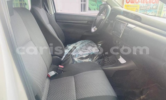 Sayi Na hannu Toyota Hilux Sauran Mota in Cotonou a Benin Sayi Na hannu Toyota Hilux Sauran Mota in Cotonou a Benin