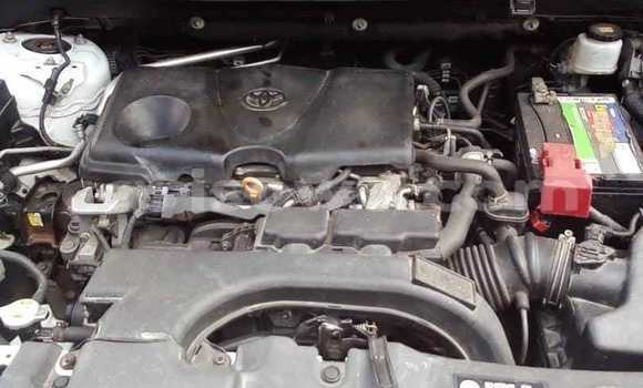 Ra Àlòkù Toyota RAV4 Silver Ọkọ̀ in Cotonou ni Benin Ra Àlòkù Toyota RAV4 Silver Ọkọ̀ in Cotonou ni Benin