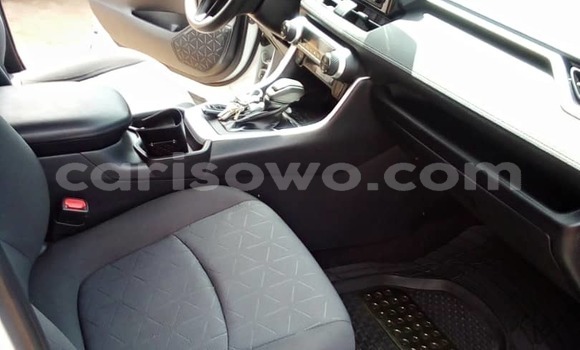 Ra Àlòkù Toyota RAV4 Silver Ọkọ̀ in Cotonou ni Benin Ra Àlòkù Toyota RAV4 Silver Ọkọ̀ in Cotonou ni Benin