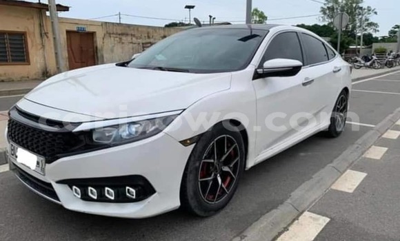 Ra Àlòkù Honda Civic funfun Ọkọ̀ in Cotonou ni Benin Ra Àlòkù Honda Civic funfun Ọkọ̀ in Cotonou ni Benin