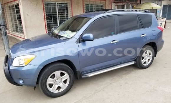 Acheter Occasion Voiture Toyota RAV4 Bleu à Cotonou, Benin Acheter Occasion Voiture Toyota RAV4 Bleu à Cotonou, Benin