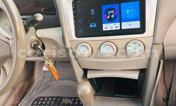 Ra Àlòkù Toyota Camry funfun Ọkọ̀ in Cotonou ni Benin Ra Àlòkù Toyota Camry funfun Ọkọ̀ in Cotonou ni Benin