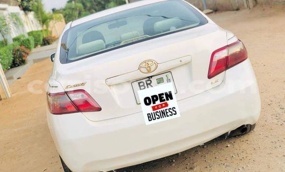 Ra Àlòkù Toyota Camry funfun Ọkọ̀ in Cotonou ni Benin Ra Àlòkù Toyota Camry funfun Ọkọ̀ in Cotonou ni Benin