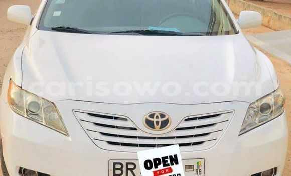 Ra Àlòkù Toyota Camry funfun Ọkọ̀ in Cotonou ni Benin Ra Àlòkù Toyota Camry funfun Ọkọ̀ in Cotonou ni Benin