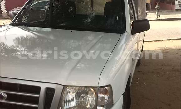 Sayi Na hannu Ford Ranger White Mota in Cotonou a Benin Sayi Na hannu Ford Ranger White Mota in Cotonou a Benin