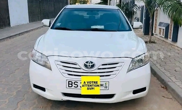 Sayi Na hannu Toyota Camry White Mota in Cotonou a Benin Sayi Na hannu Toyota Camry White Mota in Cotonou a Benin