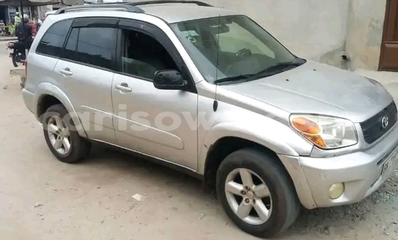 Ra Àlòkù Toyota RAV4 Alagara Ọkọ̀ in Cotonou ni Benin Ra Àlòkù Toyota RAV4 Alagara Ọkọ̀ in Cotonou ni Benin