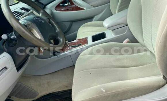 Ra Àlòkù Toyota Camry funfun Ọkọ̀ in Cotonou ni Benin Ra Àlòkù Toyota Camry funfun Ọkọ̀ in Cotonou ni Benin