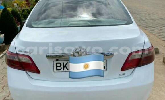 Ra Àlòkù Toyota Camry funfun Ọkọ̀ in Cotonou ni Benin Ra Àlòkù Toyota Camry funfun Ọkọ̀ in Cotonou ni Benin