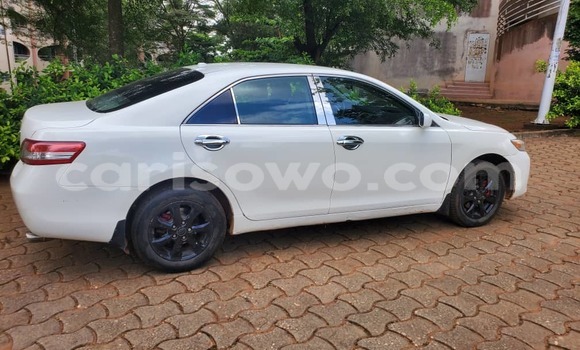 Sayi Na hannu Toyota Camry White Mota in Cotonou a Benin Sayi Na hannu Toyota Camry White Mota in Cotonou a Benin