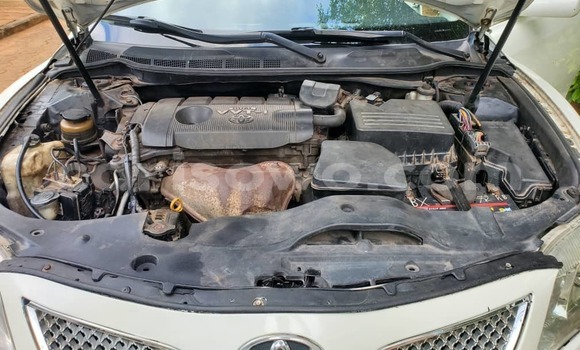 Sayi Na hannu Toyota Camry White Mota in Cotonou a Benin Sayi Na hannu Toyota Camry White Mota in Cotonou a Benin