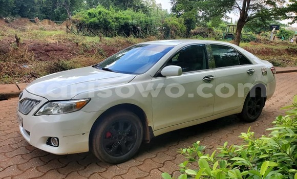 Sayi Na hannu Toyota Camry White Mota in Cotonou a Benin Sayi Na hannu Toyota Camry White Mota in Cotonou a Benin