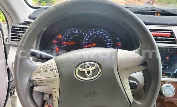 Sayi Na hannu Toyota Camry White Mota in Cotonou a Benin Sayi Na hannu Toyota Camry White Mota in Cotonou a Benin