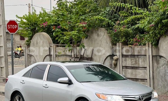 Sayi Na hannu Toyota Camry Azurfa Mota in Cotonou a Benin Sayi Na hannu Toyota Camry Azurfa Mota in Cotonou a Benin
