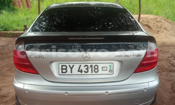 Acheter Occasion Voiture Mercedes-Benz C180 COUPE Gris à Pobe, Plateau