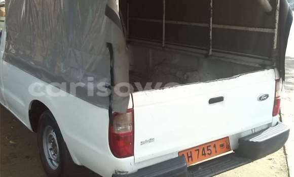 Sayi Na hannu Ford Ranger White Mota in Cotonou a Benin Sayi Na hannu Ford Ranger White Mota in Cotonou a Benin
