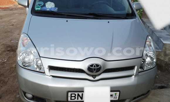 Acheter Occasion Voiture Toyota Corolla Verso Gris à Cotonou, Benin