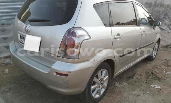 Ra Àlòkù Toyota Corolla Verso Silver Ọkọ̀ in Cotonou ni Benin Ra Àlòkù Toyota Corolla Verso Silver Ọkọ̀ in Cotonou ni Benin