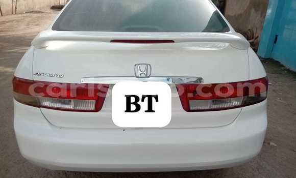 Ra Àlòkù Honda Accord funfun Ọkọ̀ in Cotonou ni Benin Ra Àlòkù Honda Accord funfun Ọkọ̀ in Cotonou ni Benin