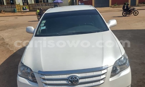 Acheter Occasion Voiture Toyota Avalon Blanc à Cotonou, Benin