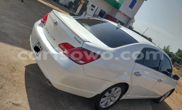 Ra Àlòkù Toyota Avalon funfun Ọkọ̀ in Cotonou ni Benin Ra Àlòkù Toyota Avalon funfun Ọkọ̀ in Cotonou ni Benin