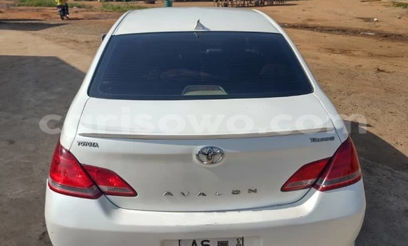 Ra Àlòkù Toyota Avalon funfun Ọkọ̀ in Cotonou ni Benin Ra Àlòkù Toyota Avalon funfun Ọkọ̀ in Cotonou ni Benin