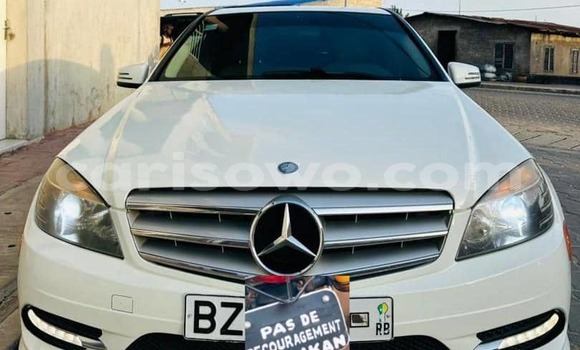 Acheter Occasion Voiture Mercedes-Benz C–Class Blanc à Cotonou, Benin Acheter Occasion Voiture Mercedes-Benz C–Class Blanc à Cotonou, Benin