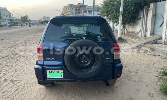 Sayi Na hannu Toyota RAV4 Blue Mota in Cotonou a Benin Sayi Na hannu Toyota RAV4 Blue Mota in Cotonou a Benin
