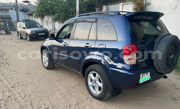 Sayi Na hannu Toyota RAV4 Blue Mota in Cotonou a Benin Sayi Na hannu Toyota RAV4 Blue Mota in Cotonou a Benin