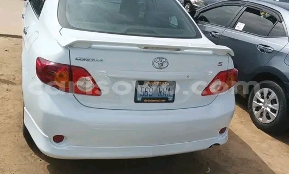 Ra Àlòkù Toyota Corolla Spacio funfun Ọkọ̀ in Cotonou ni Benin Ra Àlòkù Toyota Corolla Spacio funfun Ọkọ̀ in Cotonou ni Benin