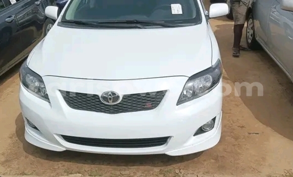 Ra Àlòkù Toyota Corolla Spacio funfun Ọkọ̀ in Cotonou ni Benin Ra Àlòkù Toyota Corolla Spacio funfun Ọkọ̀ in Cotonou ni Benin