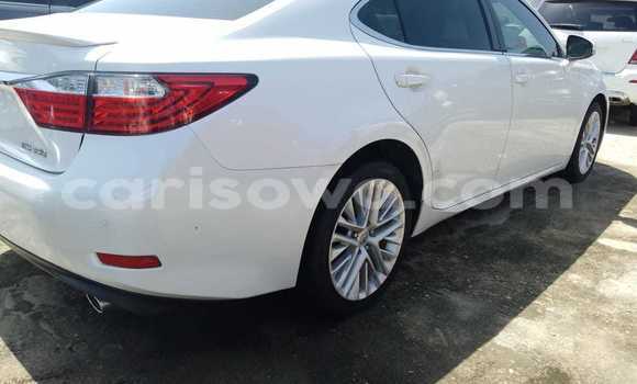Acheter Import Voiture Lexus ES Blanc à Cotonou, Benin Acheter Import Voiture Lexus ES Blanc à Cotonou, Benin