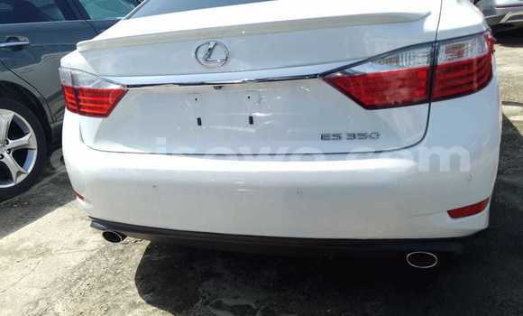 Acheter Import Voiture Lexus ES Blanc à Cotonou, Benin Acheter Import Voiture Lexus ES Blanc à Cotonou, Benin