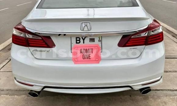 Acheter Occasion Voiture Honda Accord Blanc à Cotonou, Benin Acheter Occasion Voiture Honda Accord Blanc à Cotonou, Benin