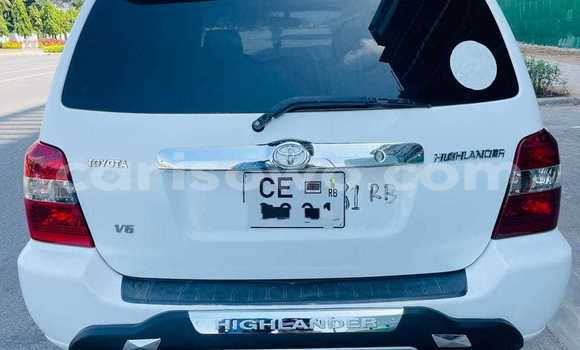 Acheter Occasion Voiture Toyota Highlander Blanc à Cotonou, Benin Acheter Occasion Voiture Toyota Highlander Blanc à Cotonou, Benin