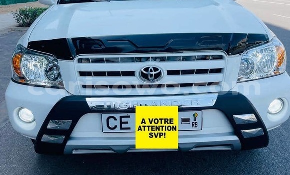 Acheter Occasion Voiture Toyota Highlander Blanc à Cotonou, Benin