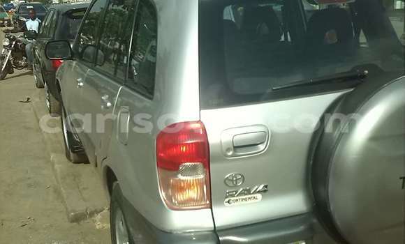 Sayi Na hannu Toyota RAV4 Azurfa Mota in Cotonou a Benin Sayi Na hannu Toyota RAV4 Azurfa Mota in Cotonou a Benin