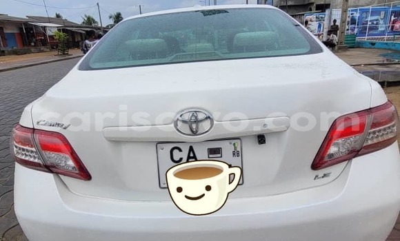 Sayi Na hannu Toyota Camry White Mota in Cotonou a Benin Sayi Na hannu Toyota Camry White Mota in Cotonou a Benin