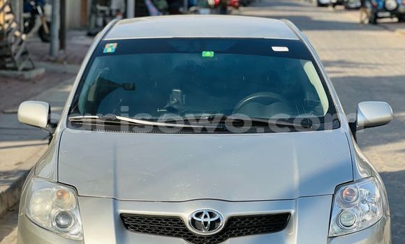 Ra Àlòkù Toyota Auris Silver Ọkọ̀ in Cotonou ni Benin