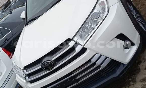 Acheter Import Voiture Toyota Highlander Blanc à Cotonou, Benin