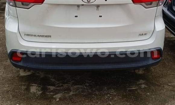 Buy Import Toyota Highlander White Car in Cotonou in Benign Buy Import Toyota Highlander White Car in Cotonou in Benign