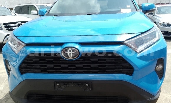 Sayi Na hannu Toyota RAV4 Blue Mota in Cotonou a Benin