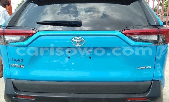 Ra Àlòkù Toyota RAV4 Blue Ọkọ̀ in Cotonou ni Benin Ra Àlòkù Toyota RAV4 Blue Ọkọ̀ in Cotonou ni Benin