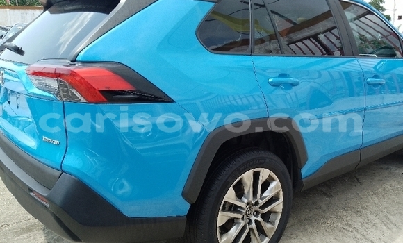 Ra Àlòkù Toyota RAV4 Blue Ọkọ̀ in Cotonou ni Benin Ra Àlòkù Toyota RAV4 Blue Ọkọ̀ in Cotonou ni Benin