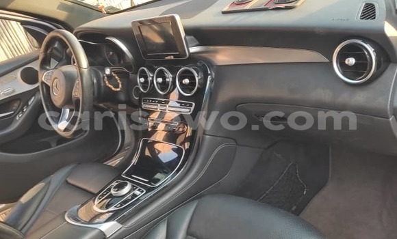Ra Àlòkù Mercedes-Benz GLC Silver Ọkọ̀ in Cotonou ni Benin Ra Àlòkù Mercedes-Benz GLC Silver Ọkọ̀ in Cotonou ni Benin
