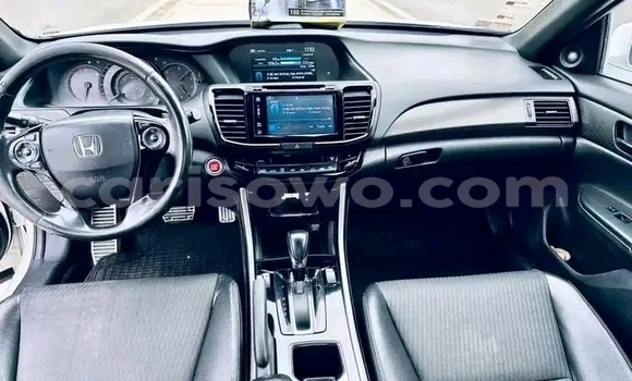 Acheter Occasion Voiture Honda Accord Blanc à Cotonou, Benin Acheter Occasion Voiture Honda Accord Blanc à Cotonou, Benin