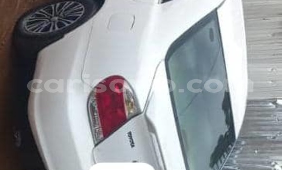 Sayi Na hannu Toyota Camry White Mota in Cotonou a Benin Sayi Na hannu Toyota Camry White Mota in Cotonou a Benin